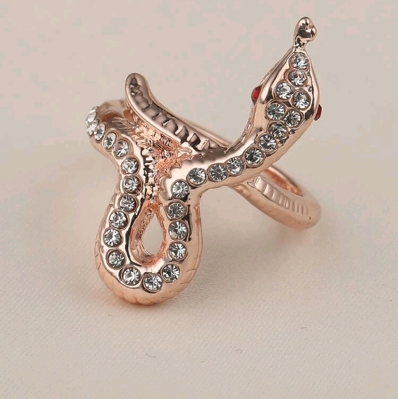 Rose gold rhinestone snake ring - Picture 2 of 4